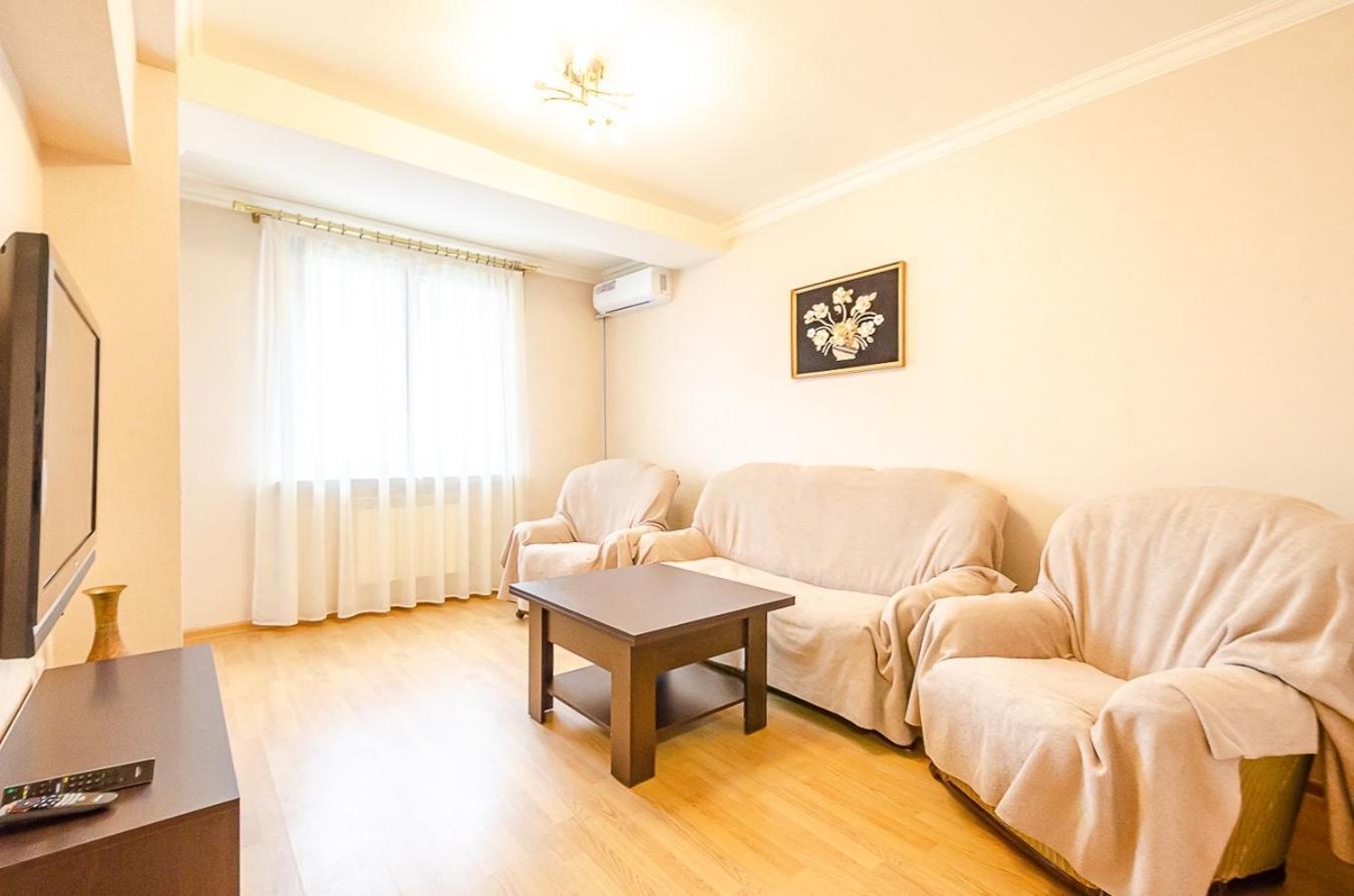 Excellent Apartment In The Center Of The Capital.Amiryan Jerevan Exteriör bild