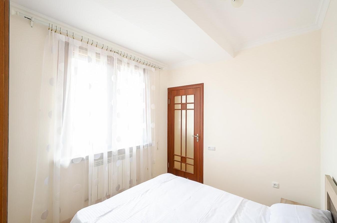 Excellent Apartment In The Center Of The Capital.Amiryan Jerevan Exteriör bild