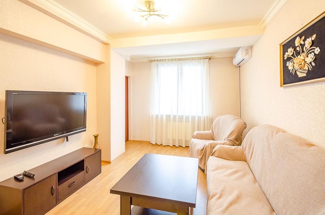 Excellent Apartment In The Center Of The Capital.Amiryan Jerevan Exteriör bild